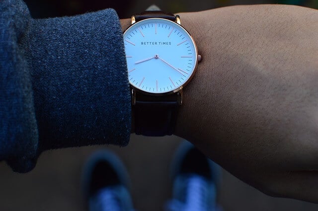 Firma zu verkaufen - Uhr zu sehen - richtiger Zeitpunkt ist wichtig - Unternehmer Radio Firma zu verkaufen - Uhr zu sehen - richtiger Zeitpunkt ist wichtig